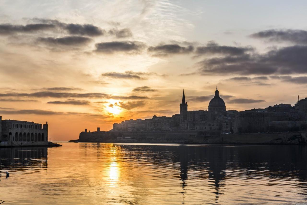 Luxury Apartment With Valletta And Harbour Views Sliema Eksteriør billede