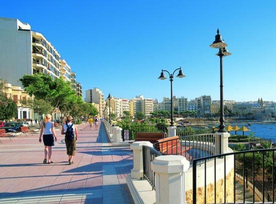 Luxury Apartment With Valletta And Harbour Views Sliema Eksteriør billede