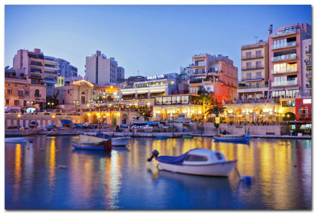 Luxury Apartment With Valletta And Harbour Views Sliema Eksteriør billede