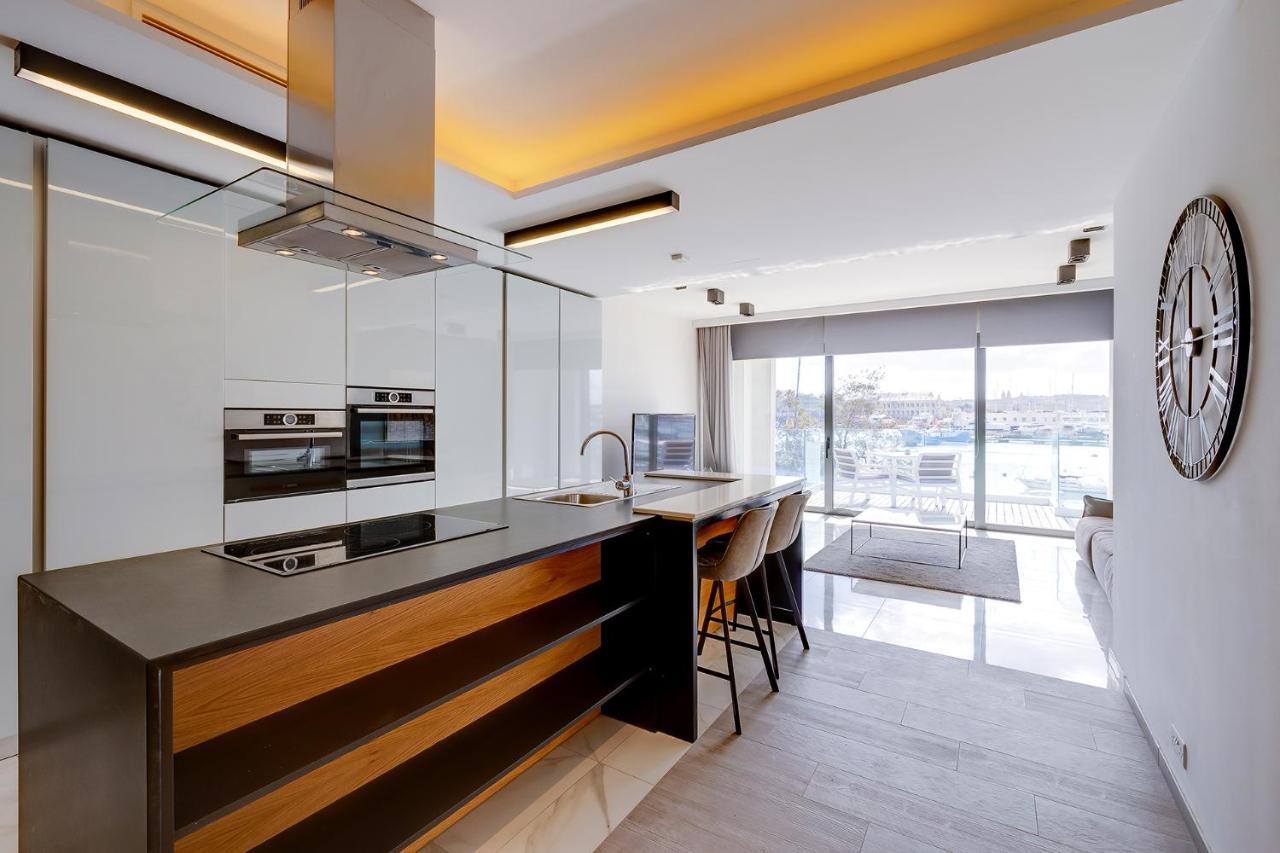 Luxury Apartment With Valletta And Harbour Views Sliema Eksteriør billede
