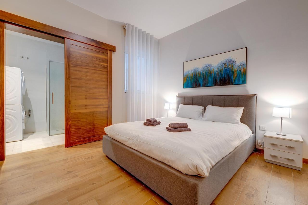 Luxury Apartment With Valletta And Harbour Views Sliema Eksteriør billede